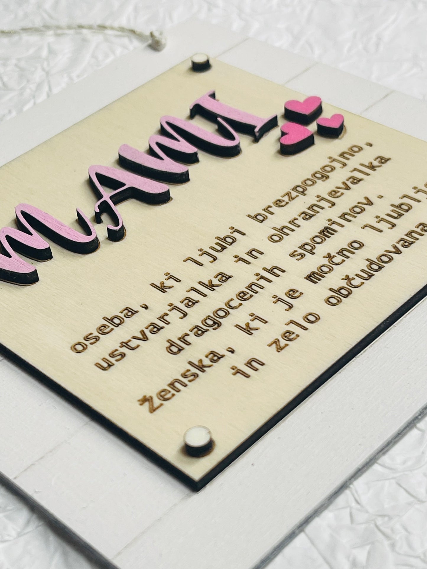 Slika z napisom MAMI