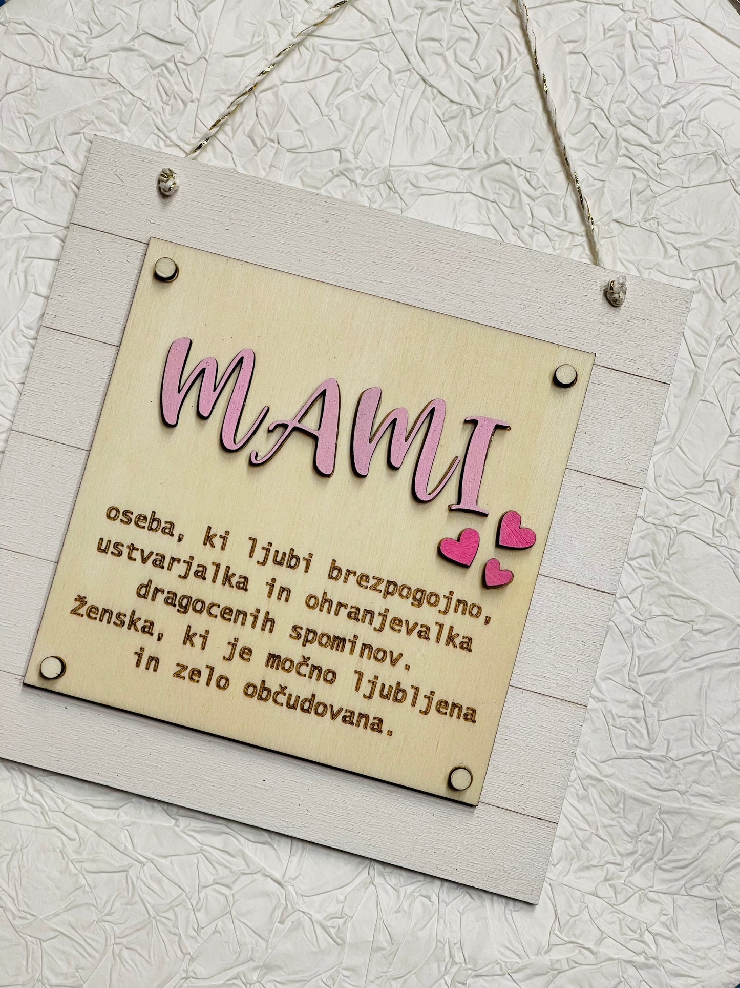 Slika z napisom MAMI